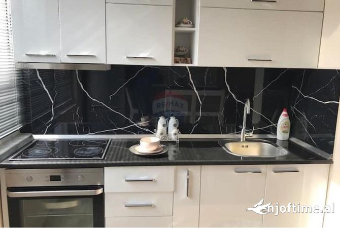 Shtepi me qera Apartament ne Tirane, 1+1, Mobilimi E mobiluar, Pagesa 700  Euro.