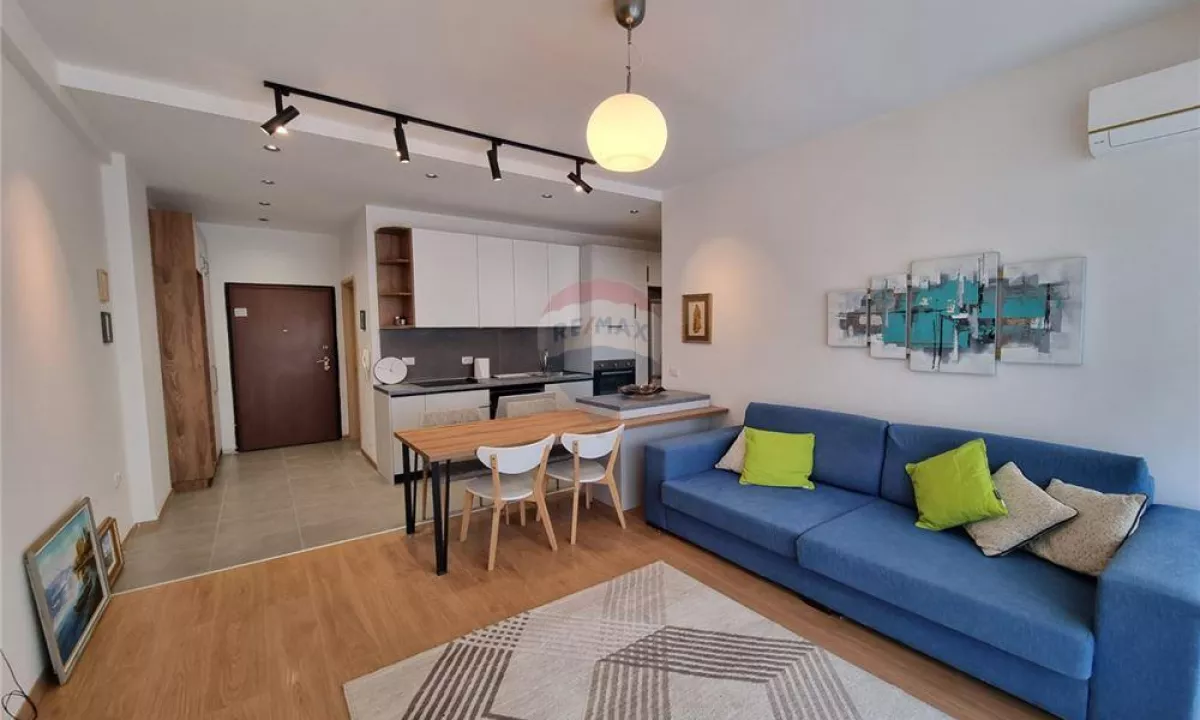 Appartamento in affitto a Tirana 2+1, Arredato