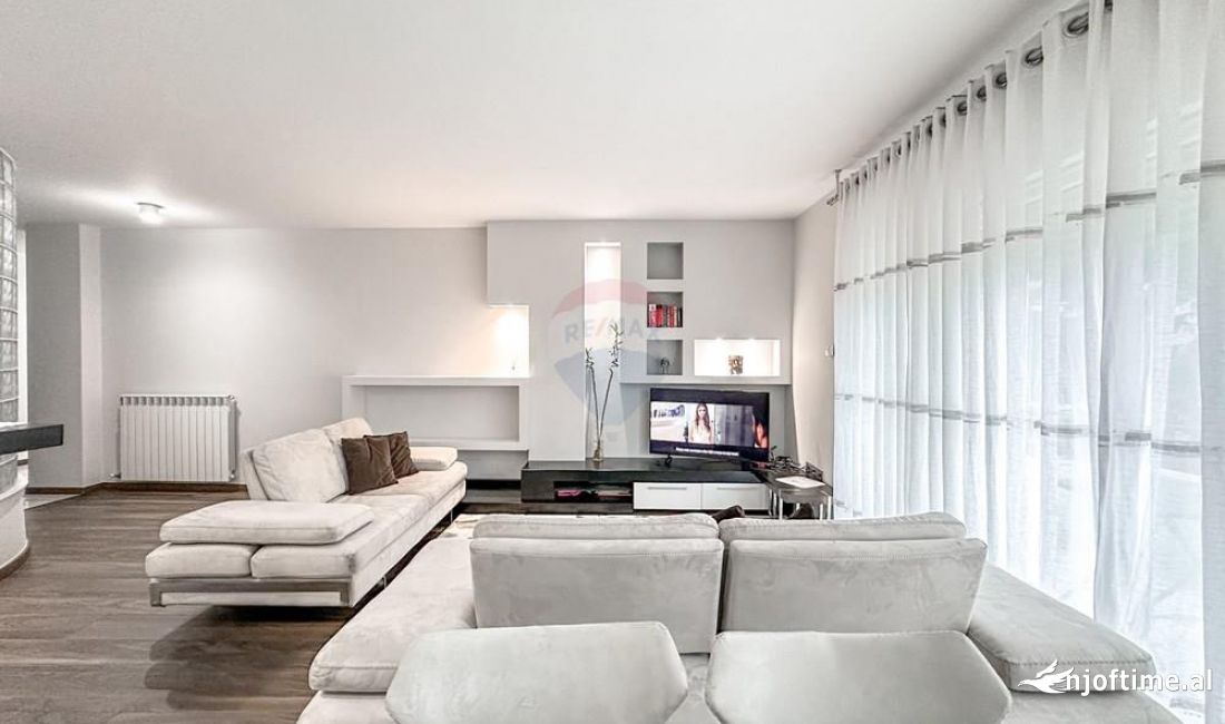 Appartamento in affitto a Tirana 2+1, Arredato