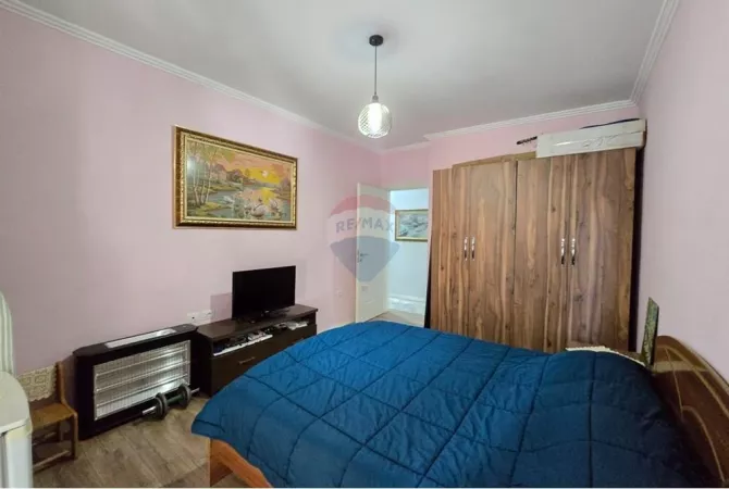 Shtepi ne shitje Apartament ne Tirane, 2+1, Mobilimi E mobiluar, Pagesa 115,000  Euro.