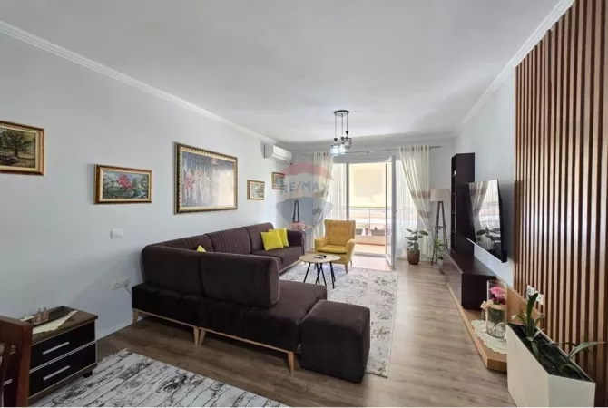 Apartament 2+1 per shitje ne Fresk !