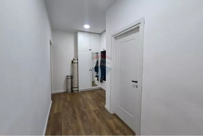 Shtepi ne shitje Apartament ne Tirane, 2+1, Mobilimi Pjeserisht e mobiluar, Pagesa 155,000  Euro.