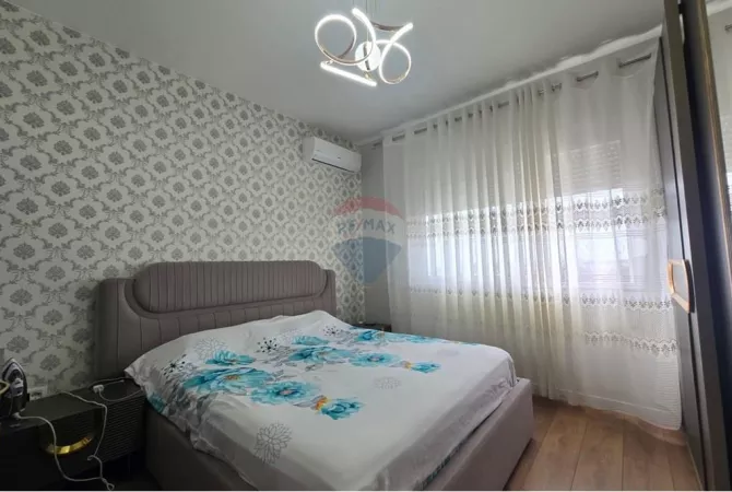 Shtepi ne shitje Apartament ne Tirane, 2+1, Mobilimi Pjeserisht e mobiluar, Pagesa 155,000  Euro.