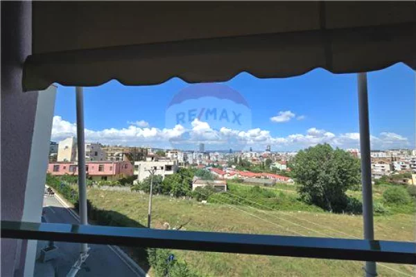 Shtepi me qera Apartament ne Tirane, 1+1, Mobilimi E mobiluar, Pagesa 450  Euro.