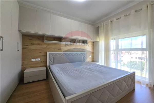 Shtepi me qera Apartament ne Tirane, 1+1, Mobilimi E mobiluar, Pagesa 450  Euro.