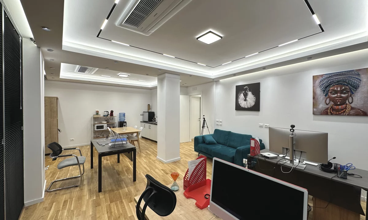 Zyre me qira ne Lake View Residence