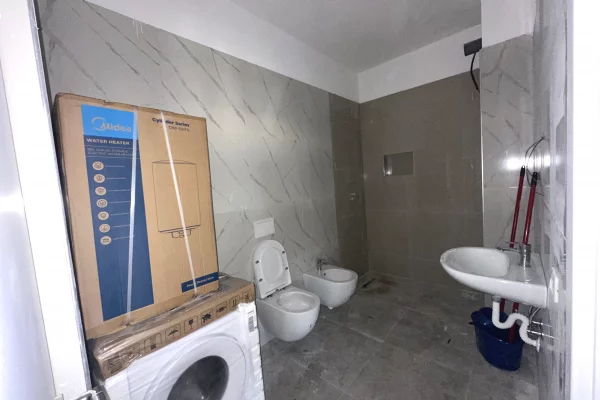 Shtepi me qera Apartament ne Tirane, 1+1, Mobilimi E mobiluar, Pagesa 370  Euro.