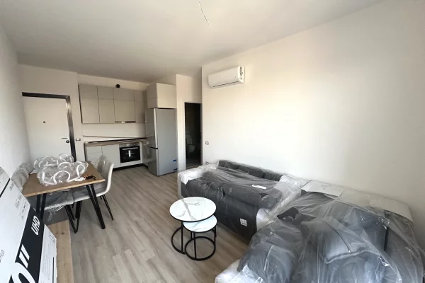 Jepet me qera apartament 1+1 te Univers City