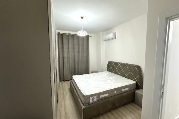 Shtepi me qera Apartament ne Tirane, 1+1, Mobilimi E mobiluar, Pagesa 370  Euro.