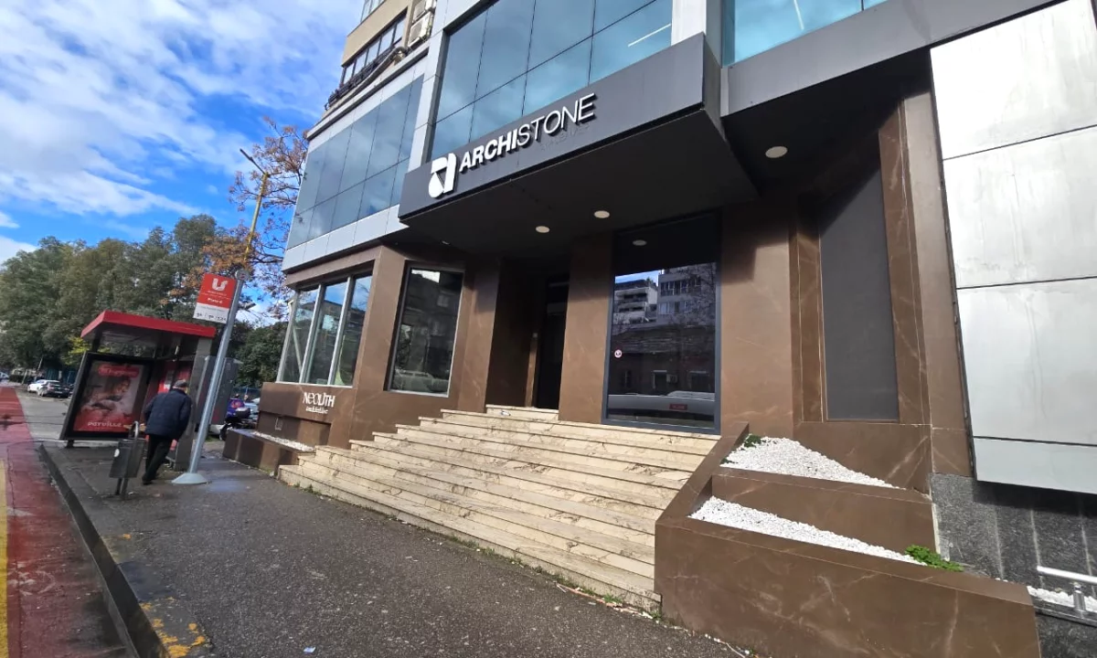 JEPET DYQAN ME QERA STADIUMI DINAMO