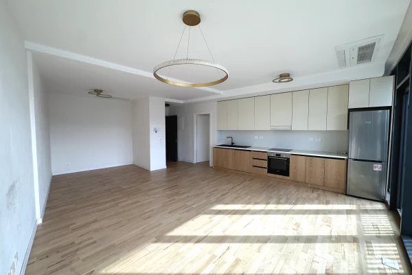 Ambient biznesi me qera 3+1 ne Tirane - 1,500 Euro