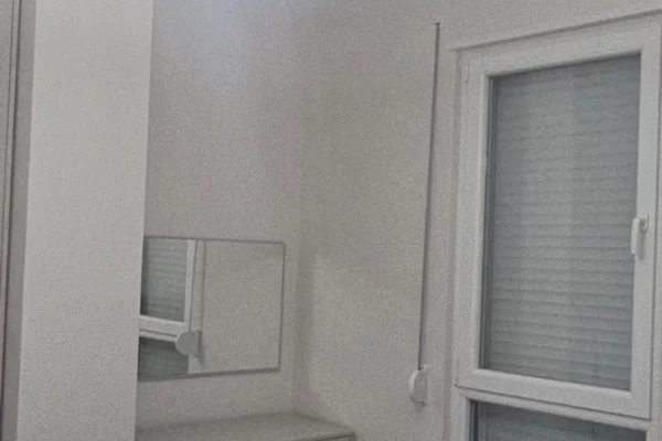 Shtepi me qera Apartament ne Tirane, 1+1, Mobilimi E mobiluar, Pagesa 450  Euro.