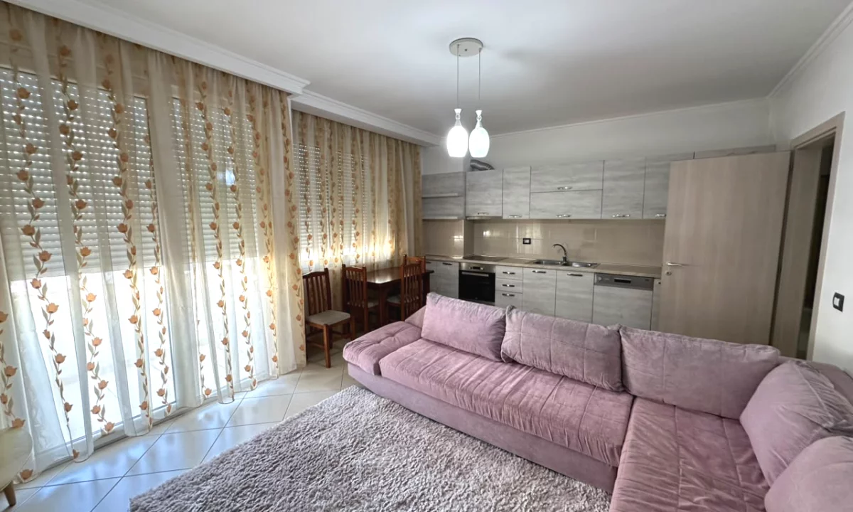 Shtepi me qera Apartament ne Tirane, 2+1, Mobilimi E mobiluar, Pagesa 600  Euro.