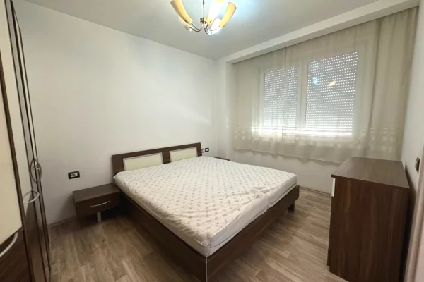 Shtepi me qera Apartament ne Tirane, 2+1, Mobilimi E mobiluar, Pagesa 600  Euro.
