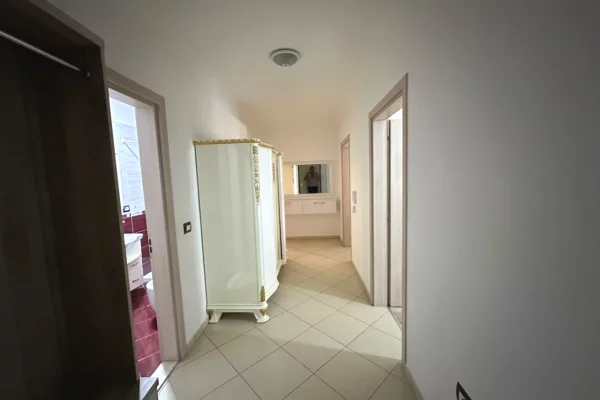 Shtepi me qera Apartament ne Tirane, 2+1, Mobilimi E mobiluar, Pagesa 600  Euro.