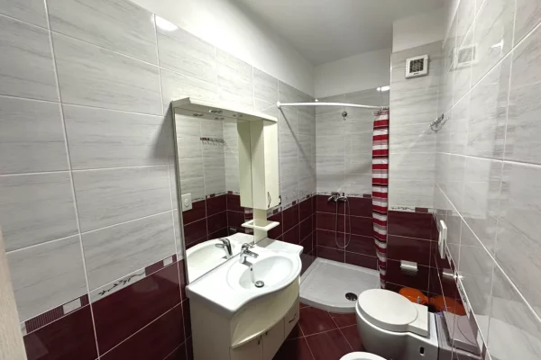 Shtepi me qera Apartament ne Tirane, 2+1, Mobilimi E mobiluar, Pagesa 600  Euro.