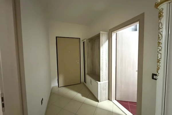 Shtepi me qera Apartament ne Tirane, 2+1, Mobilimi E mobiluar, Pagesa 600  Euro.