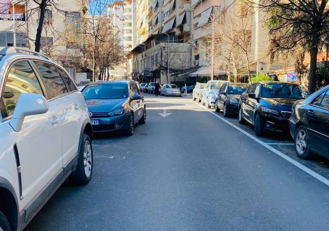 Shesim njesi komerciale ne Komuen e Parisit kati 0