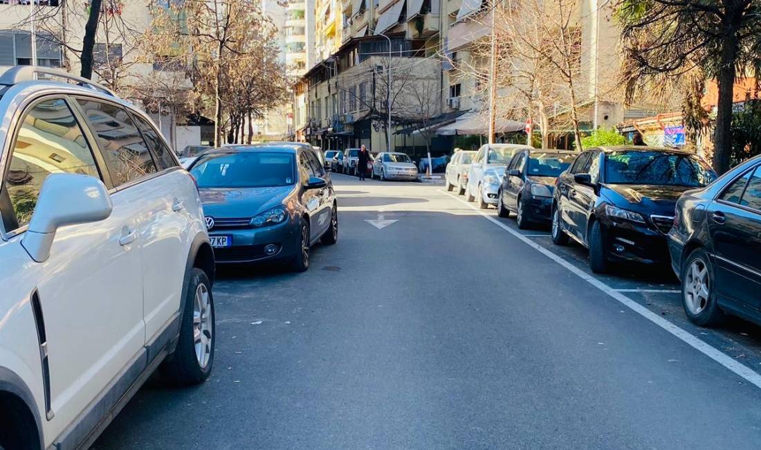 Shesim njesi komerciale ne Komuen e Parisit kati 0