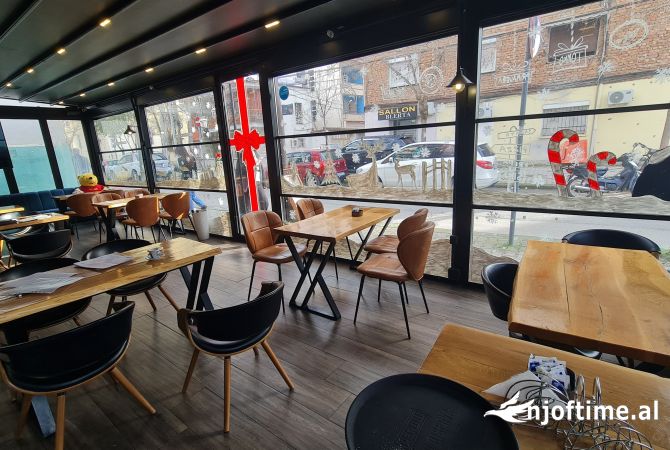 Ambiente Commerciale in Vendita 2+1 a Tirana - 50,000 Euro