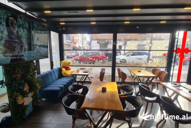 Ambiente Commerciale in Vendita 2+1 a Tirana - 50,000 Euro