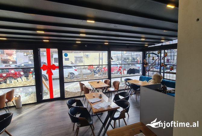 Ambiente Commerciale in Vendita 2+1 a Tirana - 50,000 Euro