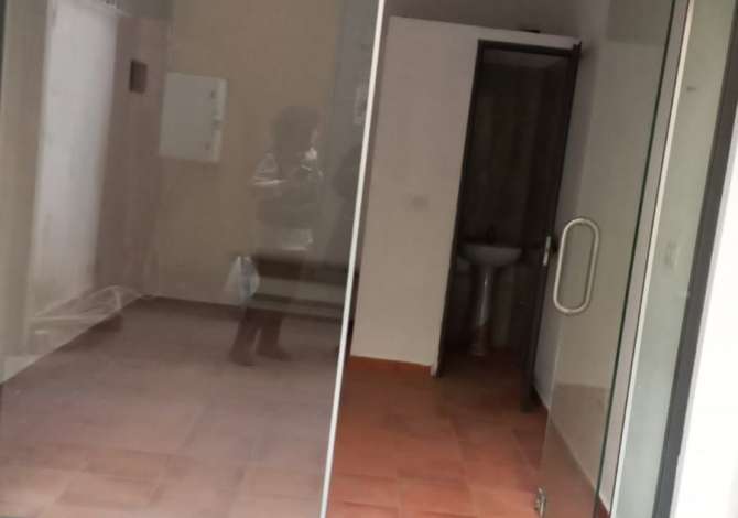 Ambient biznesi me qera 1+1 ne Tirane - 25,000 Leke