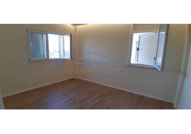 Duplex (casa a 2 piani) in vendita a Tirana 3+1, Vuoto