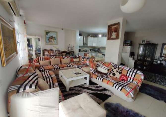 Shtepi ne shitje Apartament ne Tirane, 3+1, Mobilimi E mobiluar, Pagesa 210,000  Euro.
