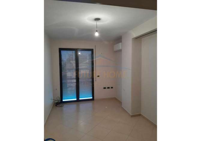 Ambiente Commerciale in Affitto 1+1 a Tirana - 1,000 Euro