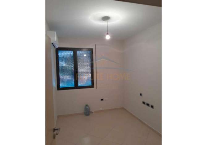 Qera, Ambient per Zyra, ne Sheshi Willson, Tirane. AREA39393   