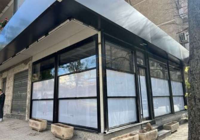 Ambiente Commerciale in Vendita 1+1 a Tirana - 620,000 Euro