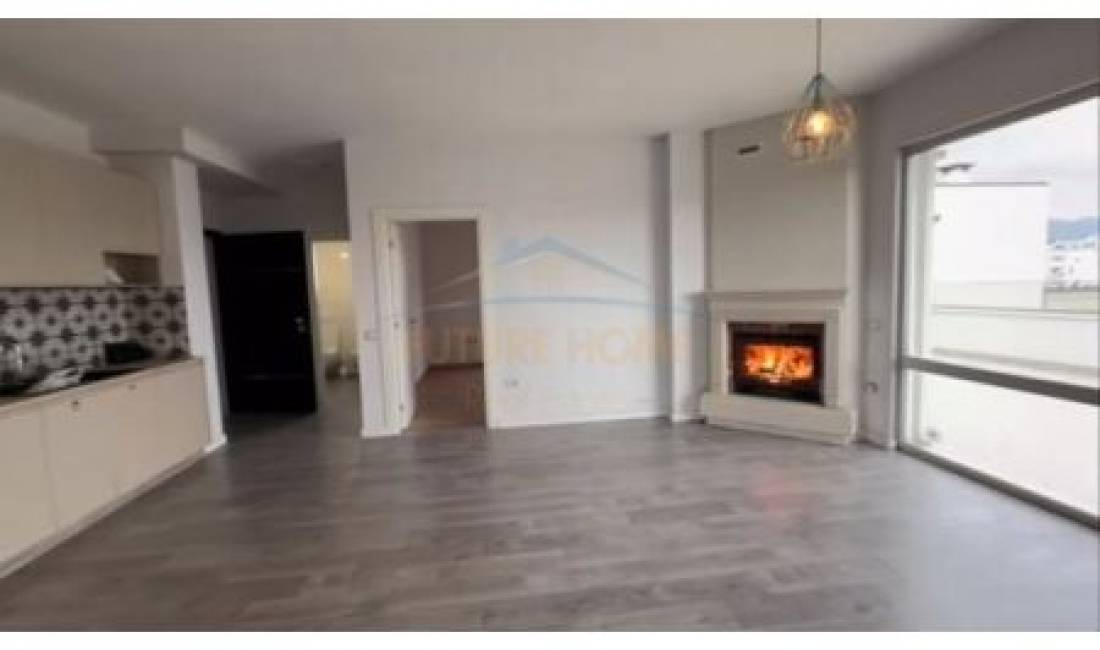 Appartamento in vendita a Tirana 2+1, SemiArredato