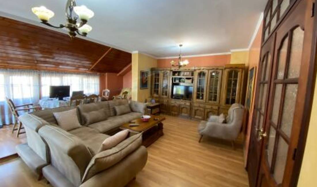 Appartamento in vendita a Tirana 2+1, Arredato