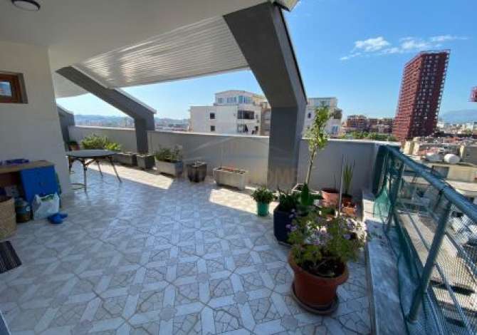 Appartamento in vendita a Tirana 2+1, Arredato