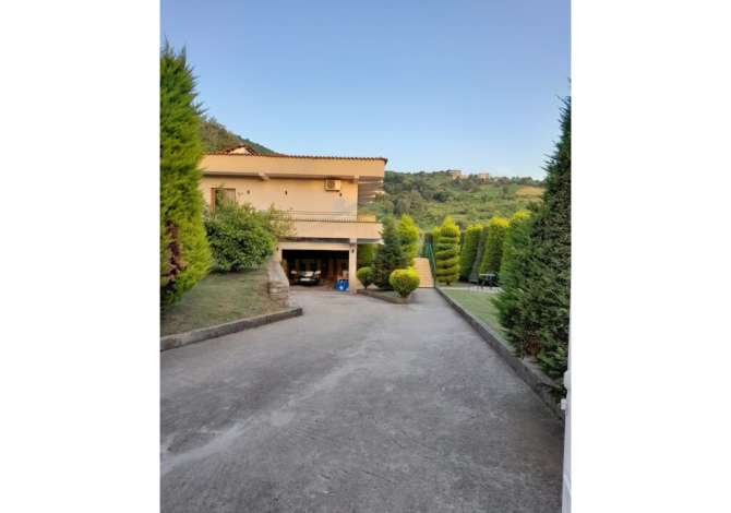 Appartamento in vendita a Tirana 2+1, Arredato