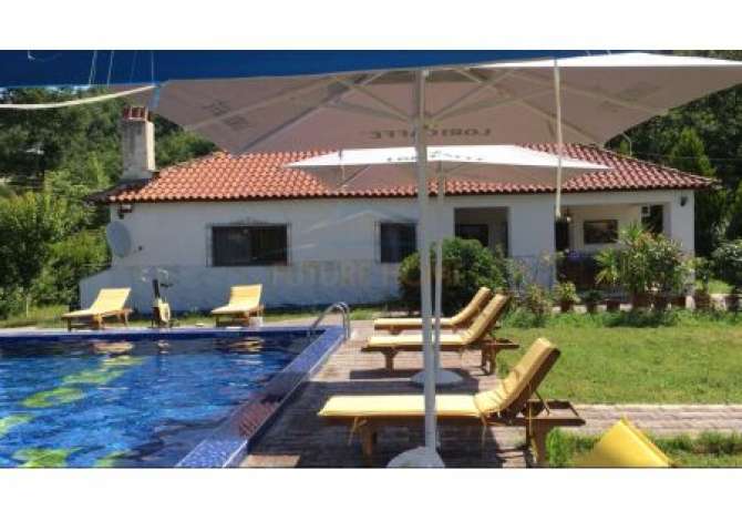 Shtepi me qera Vila Luksoze ne Tirane, 2+1, Mobilimi E mobiluar, Pagesa 1,500  Euro.