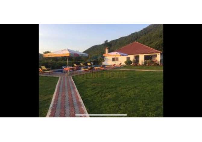 Shtepi me qera Vila Luksoze ne Tirane, 2+1, Mobilimi E mobiluar, Pagesa 1,500  Euro.