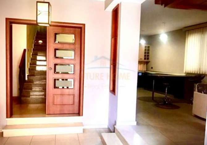 Villa di lusso in vendita a Tirana 4+1, Arredato