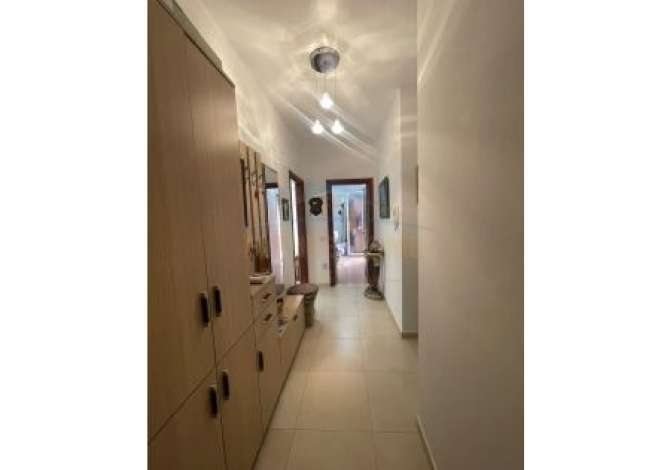 Shtepi ne shitje Apartament ne Tirane, 2+1, Mobilimi E mobiluar, Pagesa 220,000  Euro.