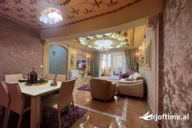 Appartamento in vendita a Tirana 3+1, Arredato