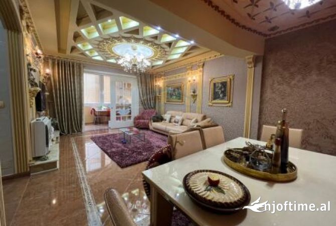 Appartamento in vendita a Tirana 3+1, Arredato