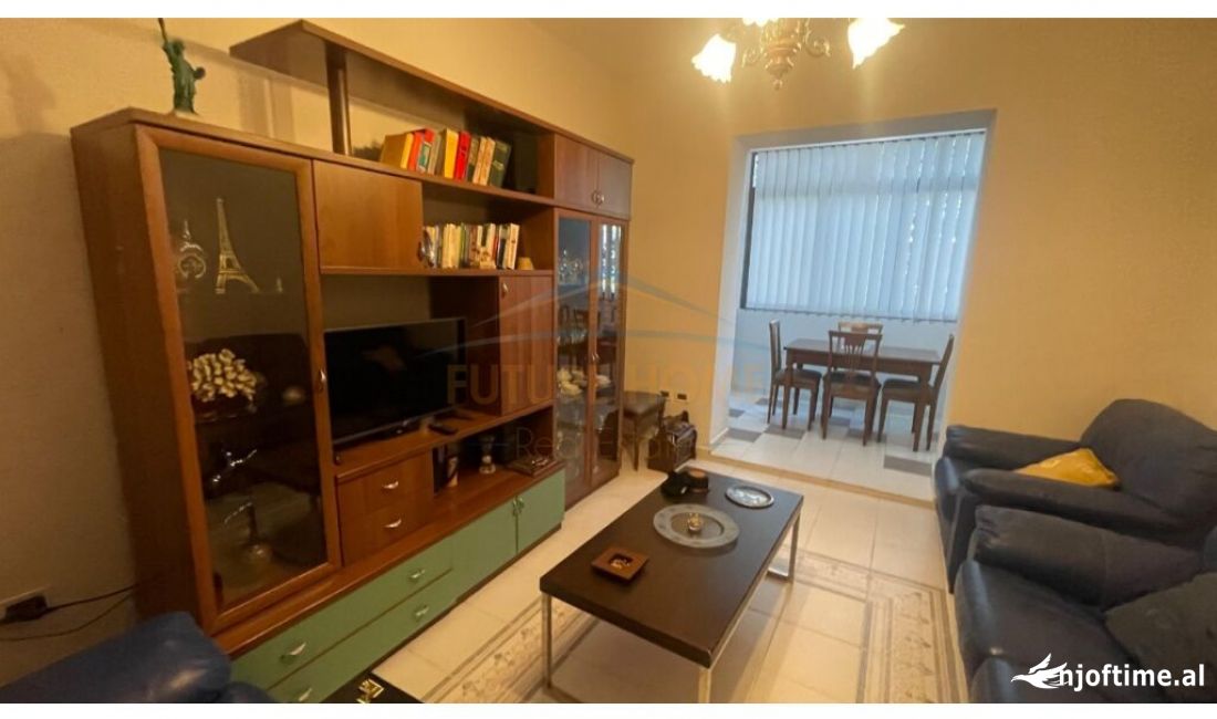 Shtepi me qera Apartament ne Tirane, 2+1, Mobilimi E mobiluar, Pagesa 700  Euro.