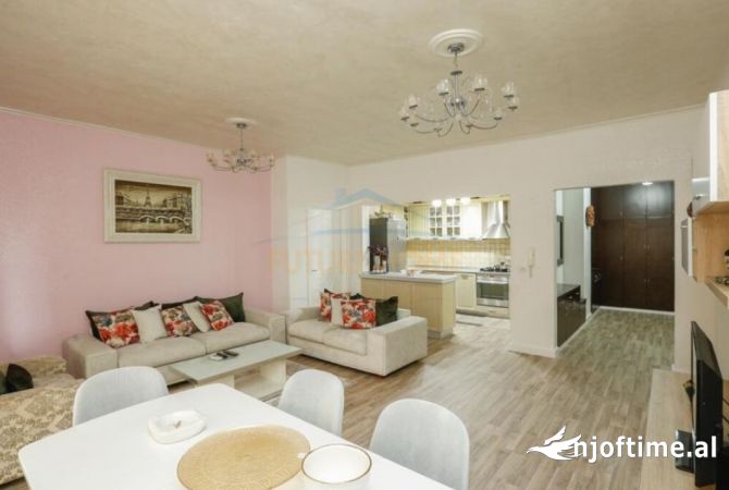 Shitet, Apartament 3+1+2, mbrapa 9 Kateshet, Qender. AREA43148   