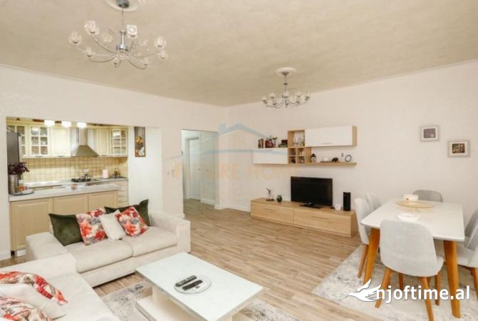Appartamento in vendita a Tirana 3+1, Arredato