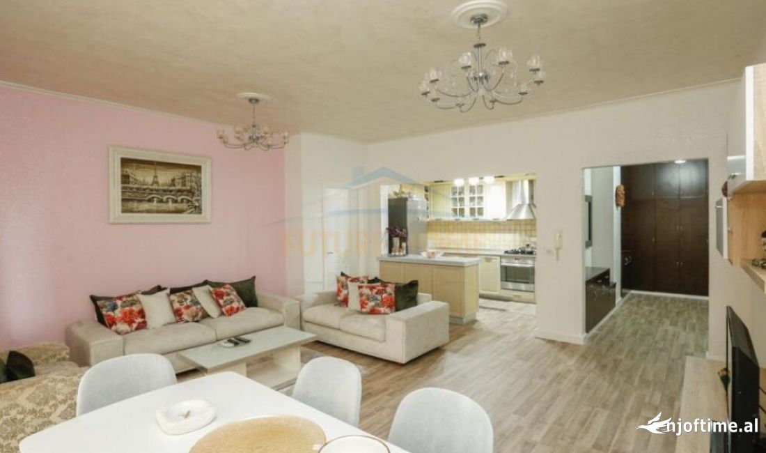 Appartamento in vendita a Tirana 3+1, Arredato