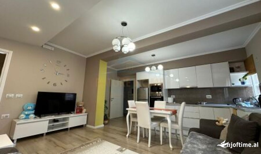 Appartamento in vendita a Tirana 3+1, Arredato