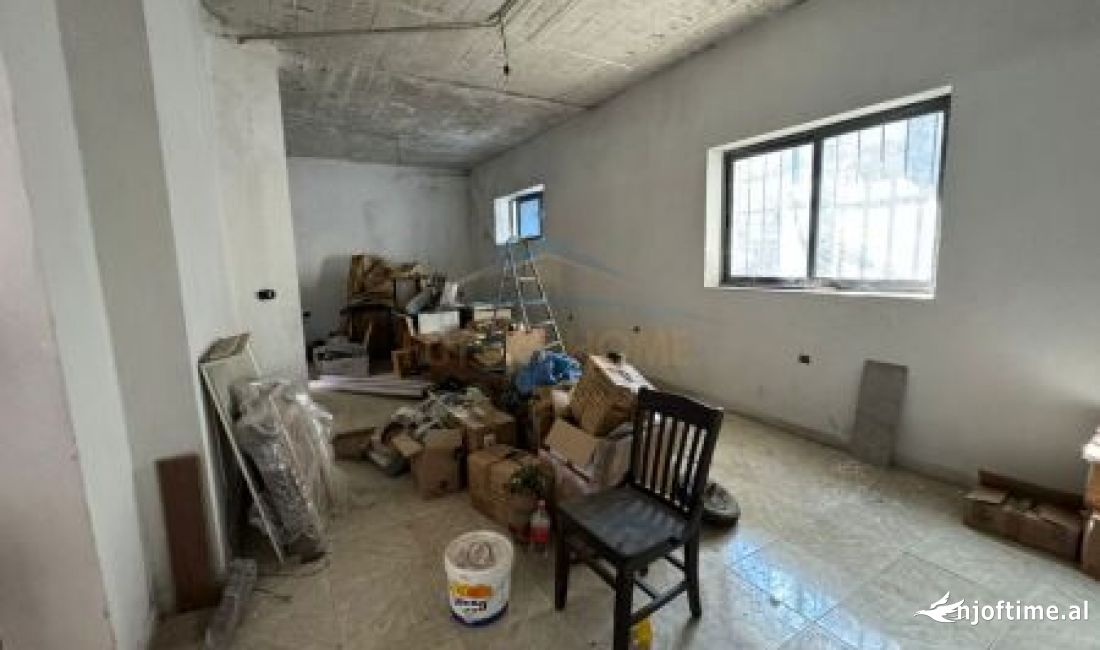 Shtepi me qera Shtepi Private ne Tirane, 3+1, Mobilimi Bosh, pa mobiluar, Pagesa 600  Euro.