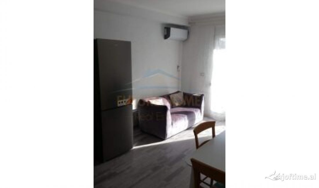 Shtepi me qera Apartament ne Tirane, 2+1, Mobilimi E mobiluar, Pagesa 400  Euro.