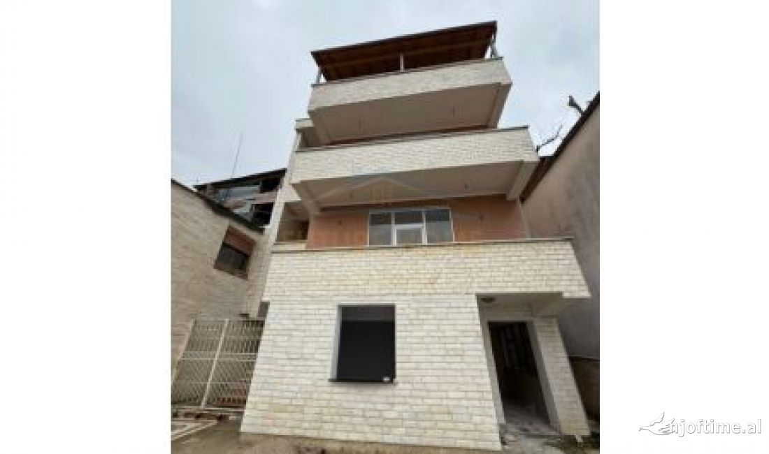 Casa privata/Indipendente in vendita a Tirana 4+1, Vuoto